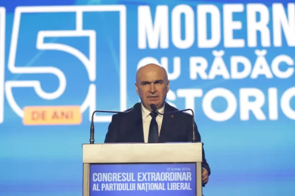 Congres PNL: Bolojan, aplaudat la scenă deschisă. Statutul a fost modificat