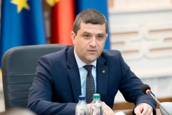 Radu Miruță: „Fabrica de grafit de la Baia de Fier a trecut de la morți la vii”