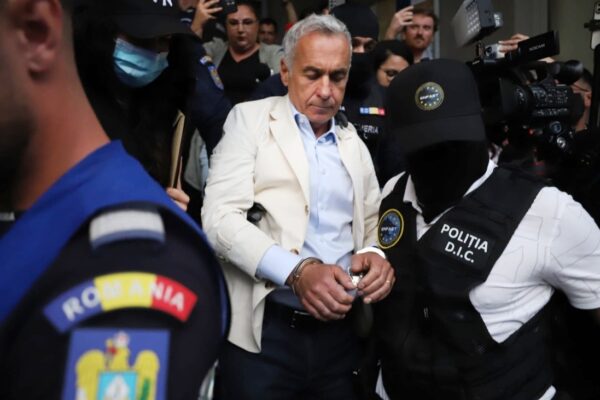 Călin Georgescu, sub control judiciar: Reacția mulțimii la ieșirea de la Tribunal