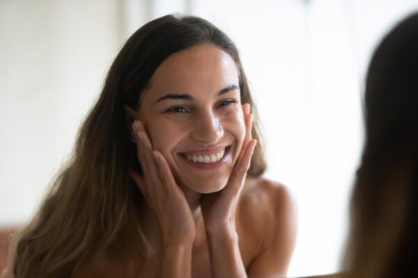 Ten mixt cu obraji uscați: cum îngrijești zonele cu nevoi diferite