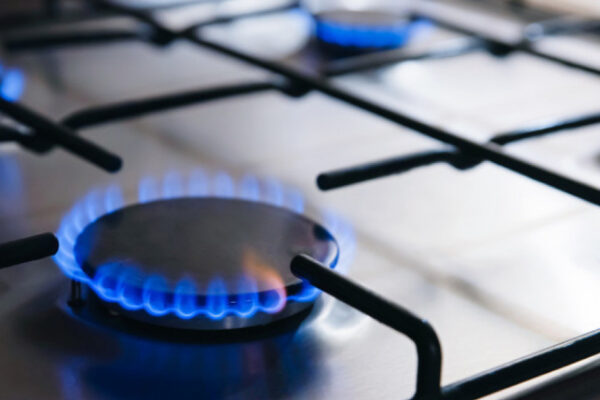 Gazele au revenit la 100 de euro/MWh în Europa, pe fondul livrărilor reduse și al stocurilor mici