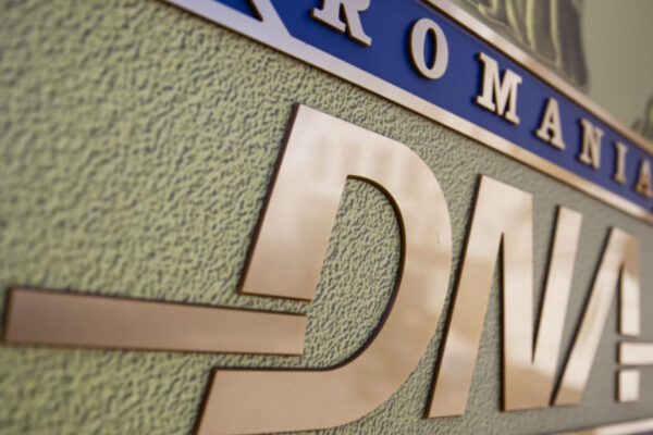 Inspector al Fondului pentru Mediu, reținut după un flagrant cu 45.000 de lei