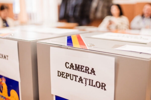 Sondaj Avangarde: AUR conduce cu 35%, dar PSD reduce diferența la nouă puncte